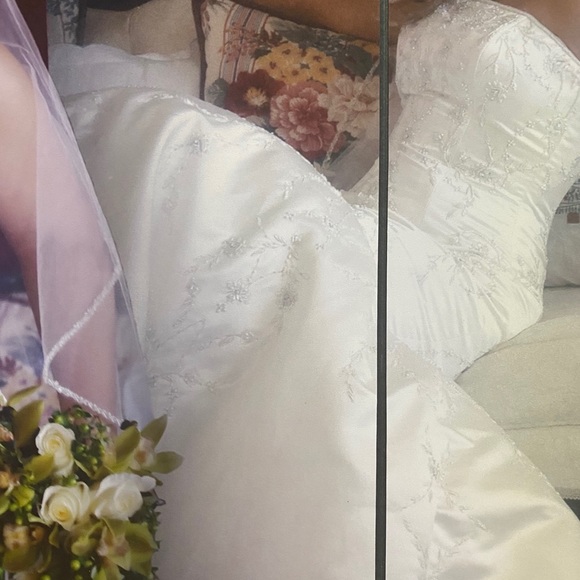 Demetrios Bridal Mermaid style Wedding Gown - Picture 3 of 7